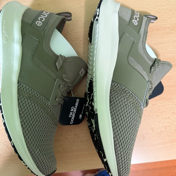 NWT New Balance Sport Green Nergize Sneakers - Picture 5 of 7